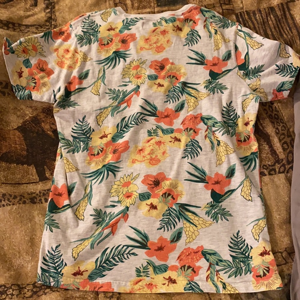 Free Planet Tee - Picture 2 of 2
